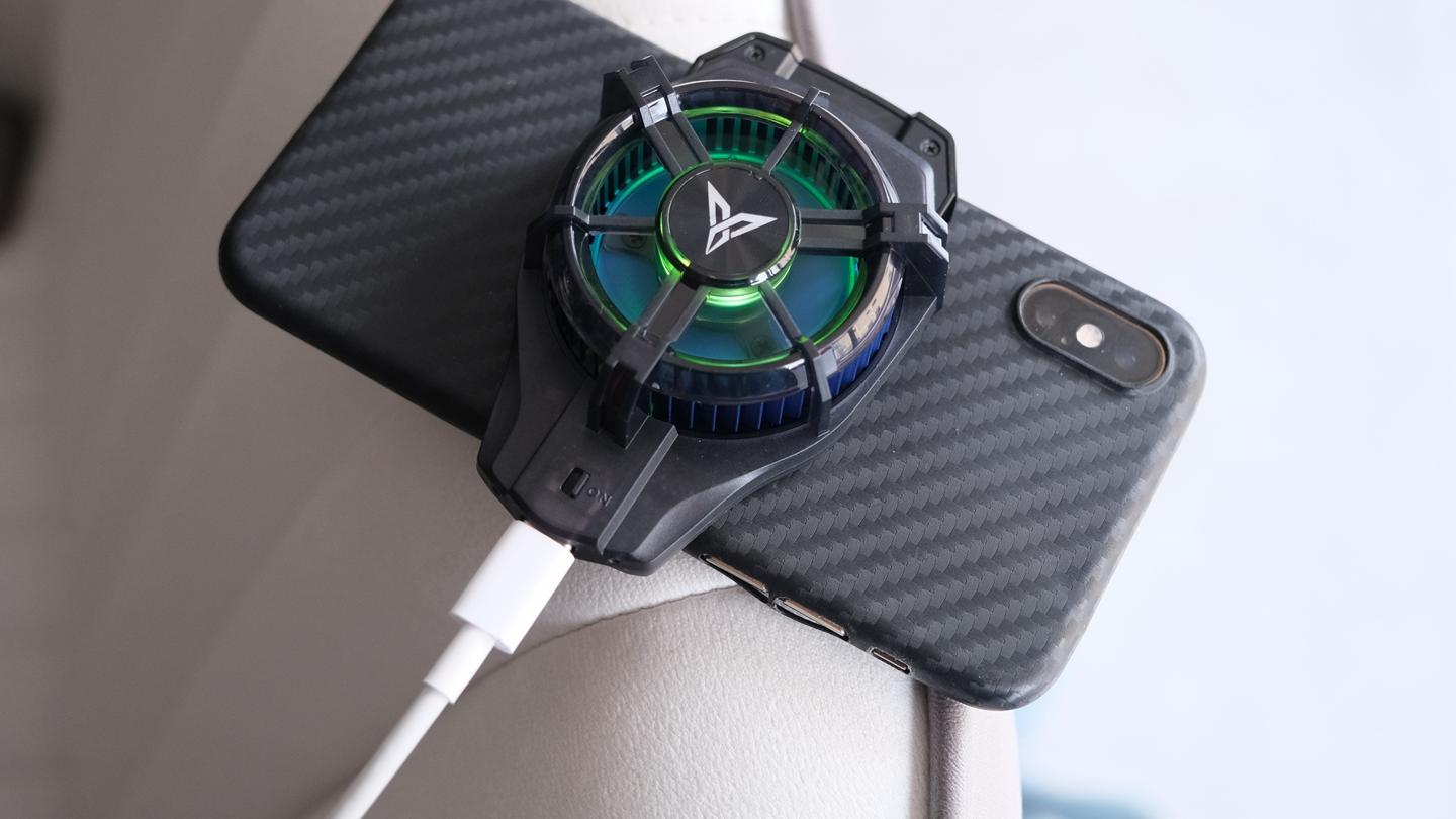 华为|超频制冷，温度骤降22℃，飞智手机散热器B5系列