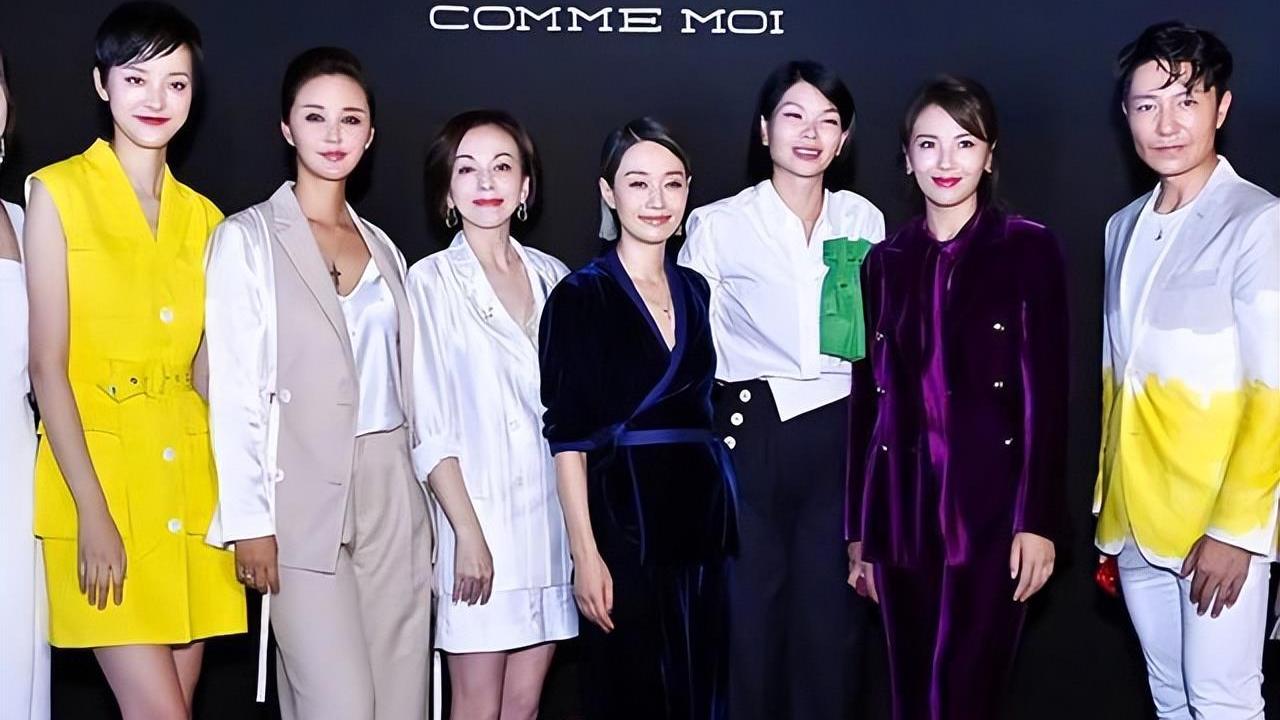 马伊琍|马伊琍母女看秀，女儿穿公主裙好漂亮，但合影才发现她竟这么矮