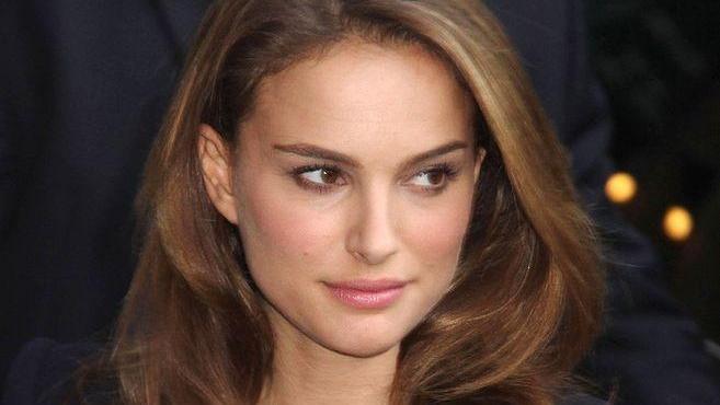 漫威|《雷神4》女主角指责漫威不尊重女性，漫威正濒临崩溃失控