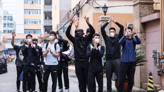 世界冠军|广东官宣回住所！凯皇毕业，阿日搞笑，杜锋送签名，晒众多迎接图