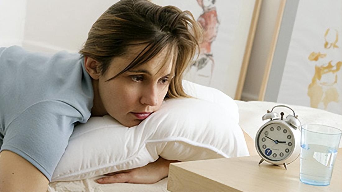 医生|出现这4个症状，可能是“脑供血不足”，提醒：越早做这2件事越好