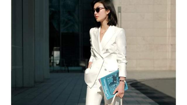 穿衣搭配|简洁利落的春季职场穿搭，干练知性又不失温柔，职场小白也能驾驭