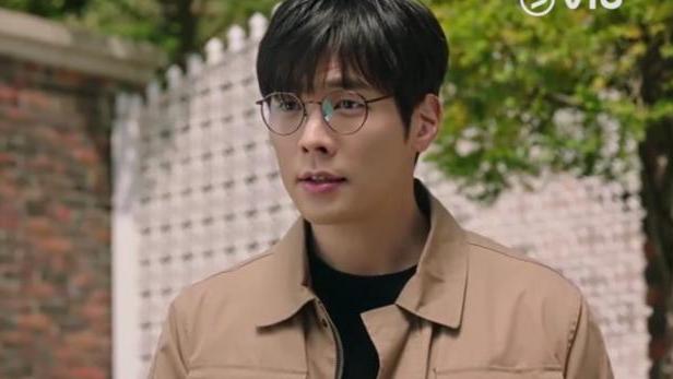 漫画家|金世正新剧上线，运动员转漫画编辑，真的太好看了