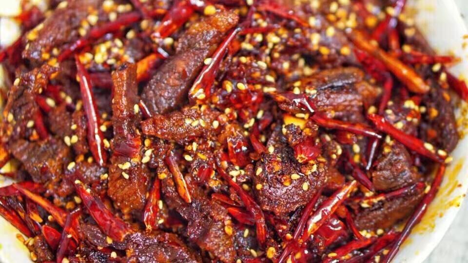 辣椒|剧必备小零食，教你3种家常牛肉干的做法，麻辣鲜有嚼劲，真过瘾