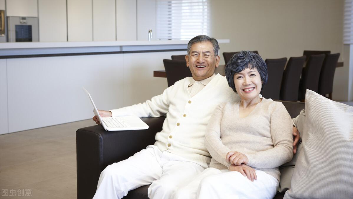 55岁退休女人: 我想找老伴, 对方不用有房有钱, 满足2个要求就行