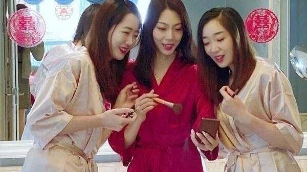 卡利亚里|好消息，女排28岁美女传喜讯，郎才女貌拍婚纱照，是张常宁好搭档