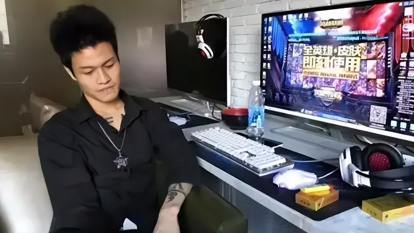 沉珂|家喻户晓8位初代网红现状：时代要抛弃一个人时，连招呼都不会打