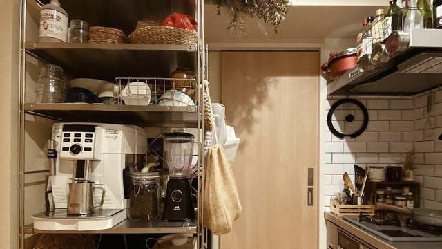 日本80后女孩独居32㎡公寓，全屋简单温暖，网友：太有安全感了！