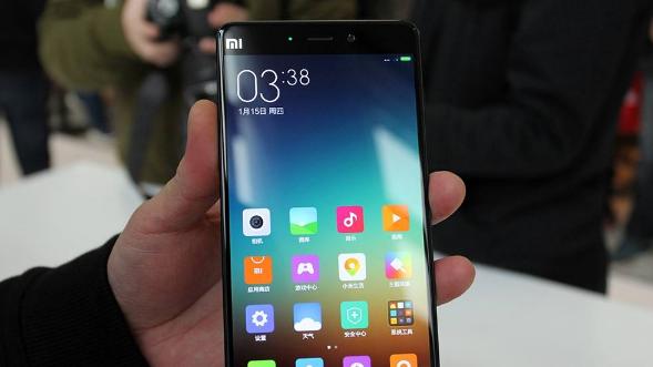 小米科技|小米8挺不错，但是用了半年，在某次系统更新以后开始闪屏了