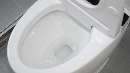马桶越用吸力越小：排查3个地方，就能轻松解决