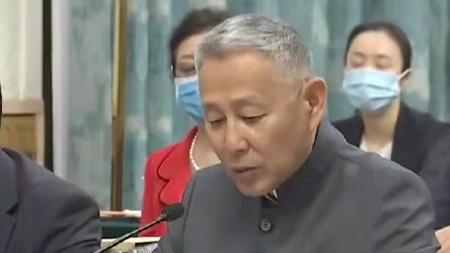 陈道明|67岁陈道明罕见现身！满头白发老态龙钟，一生只生一个女儿太遗憾