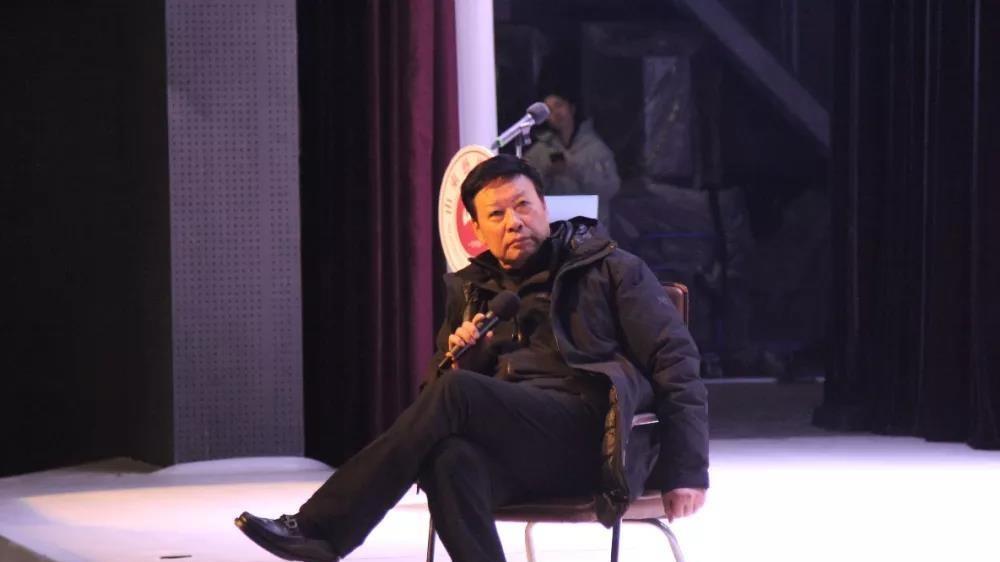 魏积安|“忠孝两全”魏积安：为母亲退出春晚，与初恋结婚38年零绯闻