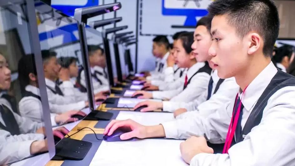 新职教法|中考考350多分，学生想上高中咋办？《新职教法》为学生提供出路