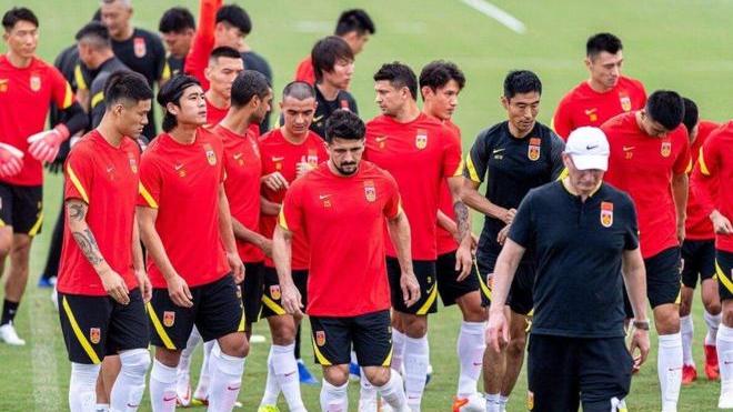 国足|脸皮厚！0-3、0-2国足包机回国，惨被江苏拒绝：没有条件接待你们
