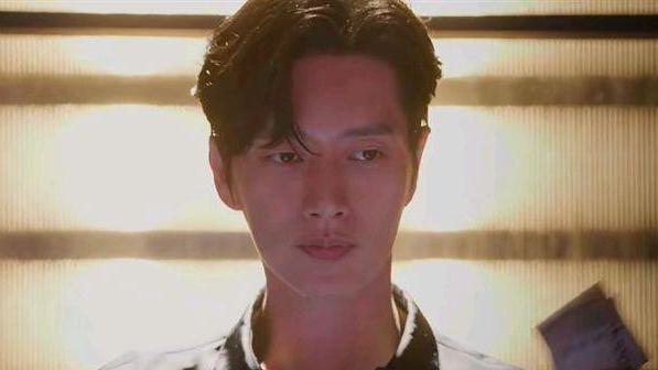 朴海镇|朴海镇新剧《现在开始作秀时间》，一个假魔术师，三个真鬼帮忙