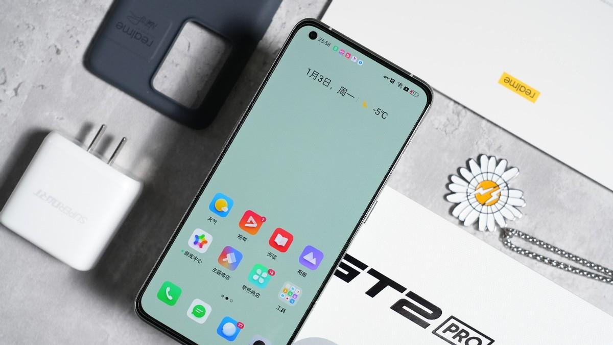 realme|5月份手机别瞎买，既要销量高还要口碑好，这3款手机不容错过！