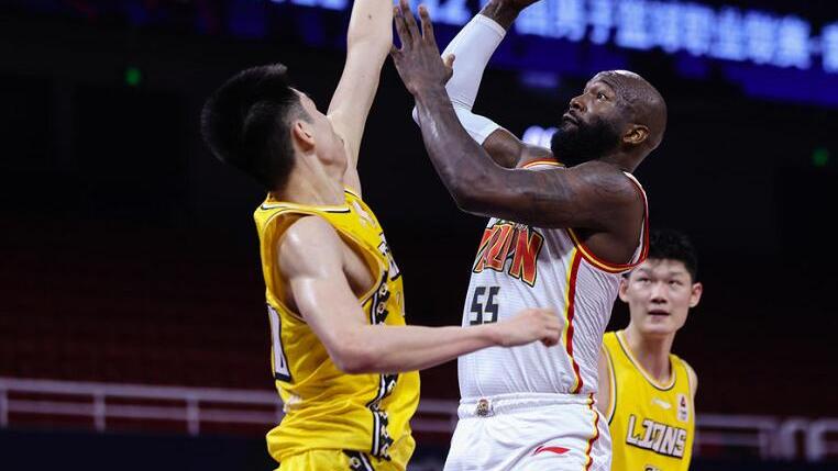 胡金秋|胡金秋仅休息1分26秒！数据无法体现他价值，MVP仍是三叉戟核心