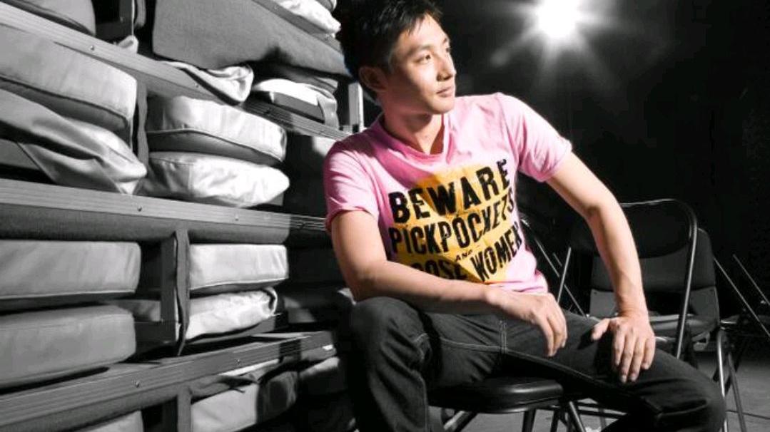 |主持人赵音奇近照曝光，央视辞职5年已改行，帅小伙变成中年大叔