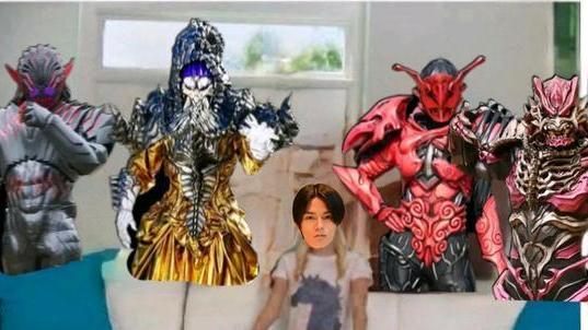 |假面骑士礼拜四：牛岛光和夏木花联合变身，大二的立场开始动摇