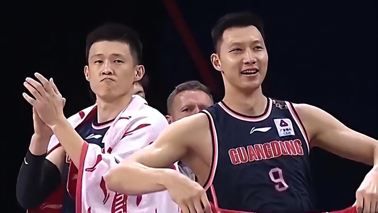广东男篮|6分7板3犯规，不服老真不行！广东本赛季是否结束，全看易建联了