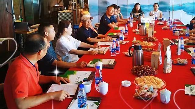 许敏|许敏姚爸出席活动，两人军装照首次曝光：许敏端庄典雅的气质依旧