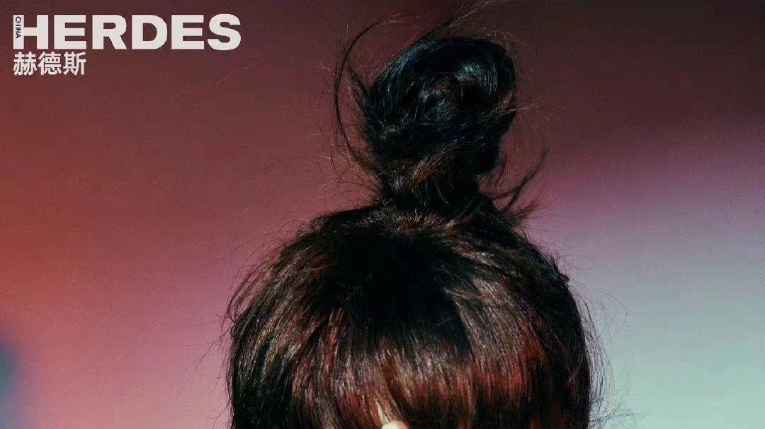 王丽坤|陈乔恩瘦太狠了，剪齐刘海变锥子脸像戴假发，模样大变像换了个人