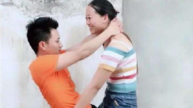 阿娇|无腿的丈夫网上走红，抛弃断臂妻子爱上女粉丝，如今现状如何了？