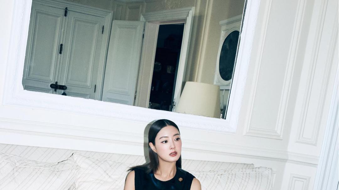 韩国女星李世荣现身巴黎，替Versace香水代言拍摄广告片