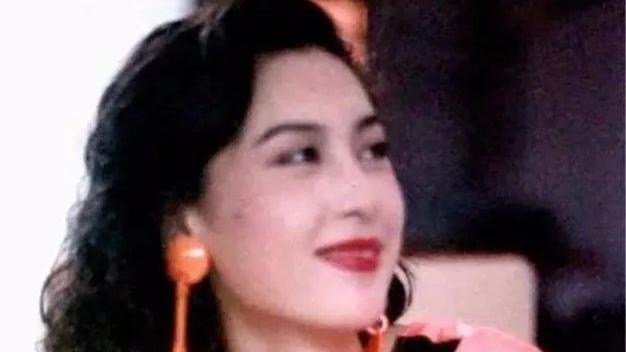 超模|这才是真绝色！无美颜无滤镜，生图颜值吊打女明星：好美，但她是谁？