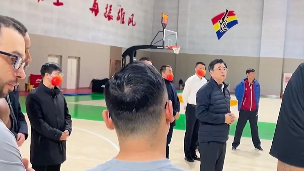 杨鸣|辽篮训练！杨鸣裁判，朱韩训练，弗格怒吼，局长施压，冲冠太亮眼