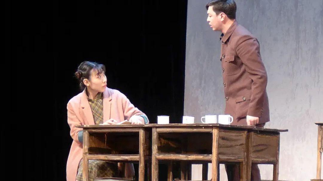 任素汐|被央视点名，她生孩子火上热搜。