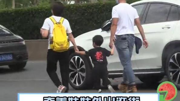 吴京|带着小儿子出门，吴京父爱满满，网友：我们的偶像！