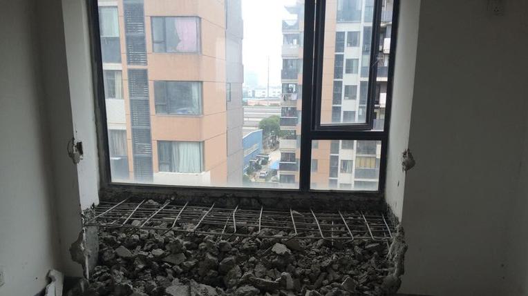 别在听朋友说拆除飘窗可以增加面积，有些飘窗拆除会害人害己