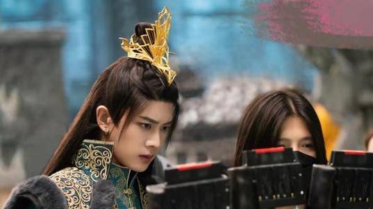 迪丽热巴|不管任嘉伦粉丝如何闹，开黑帖：《与君初相识》迪丽热巴就是一番