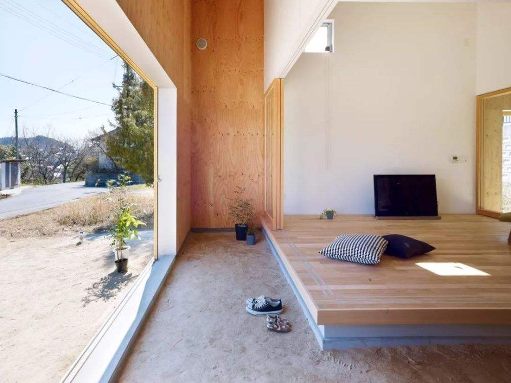 不得不服日式住宅的整洁，鞋柜，马桶处的收纳细节，永远做的都很到位