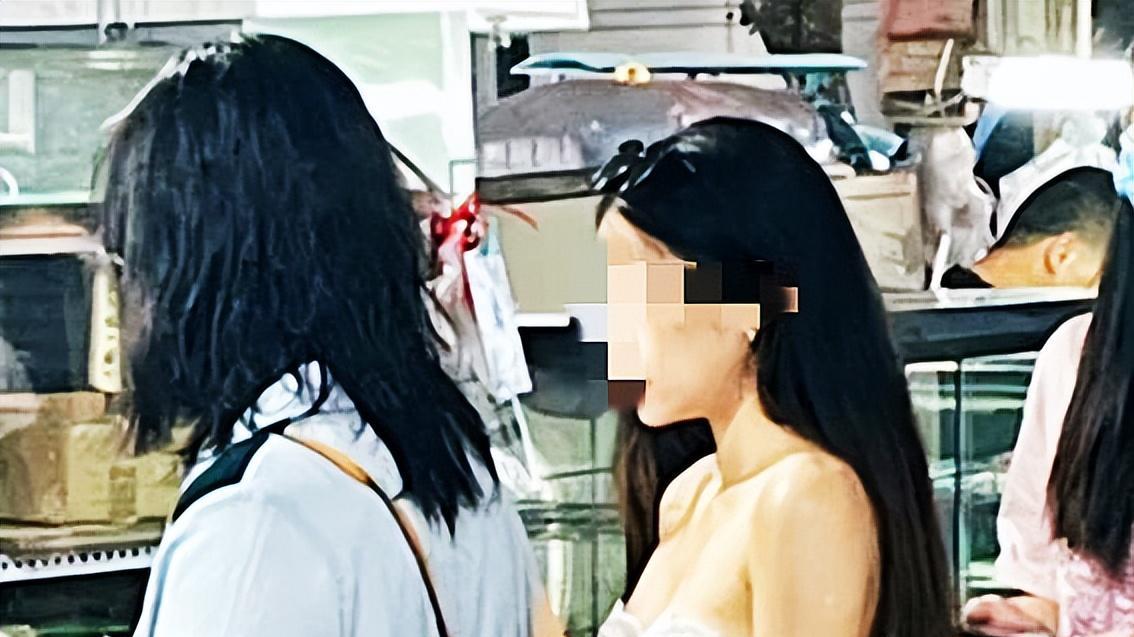 女大学生脚踏多船，男友因爱生恨，曝光不雅视频