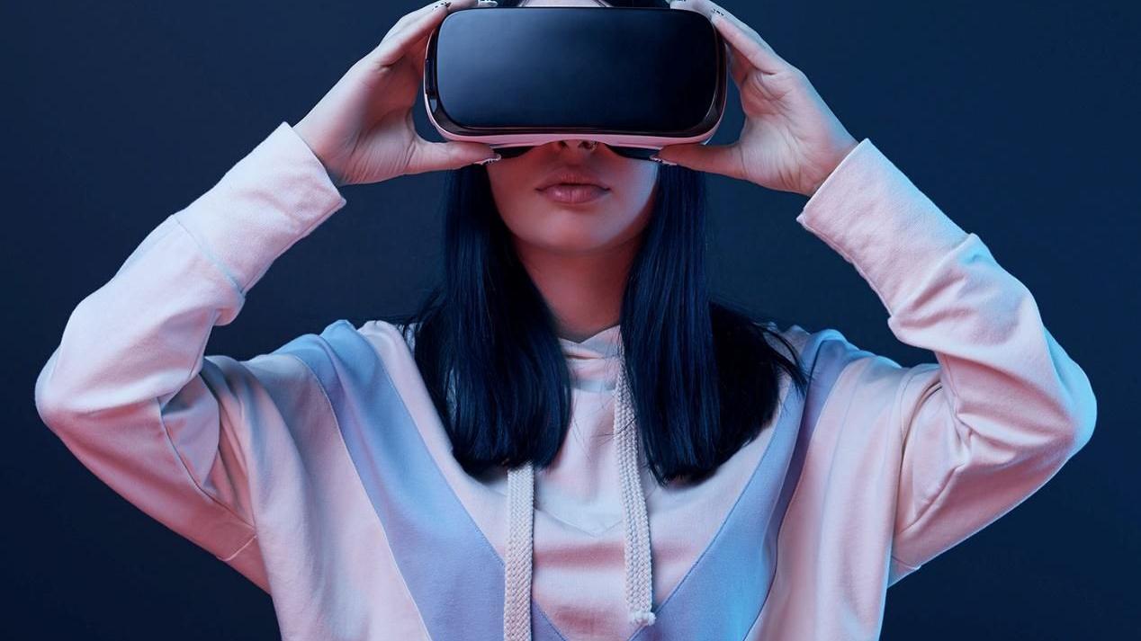 苹果|苹果AR/VR头盔或采用先进Micro OLED屏幕，已完成工程样机测试