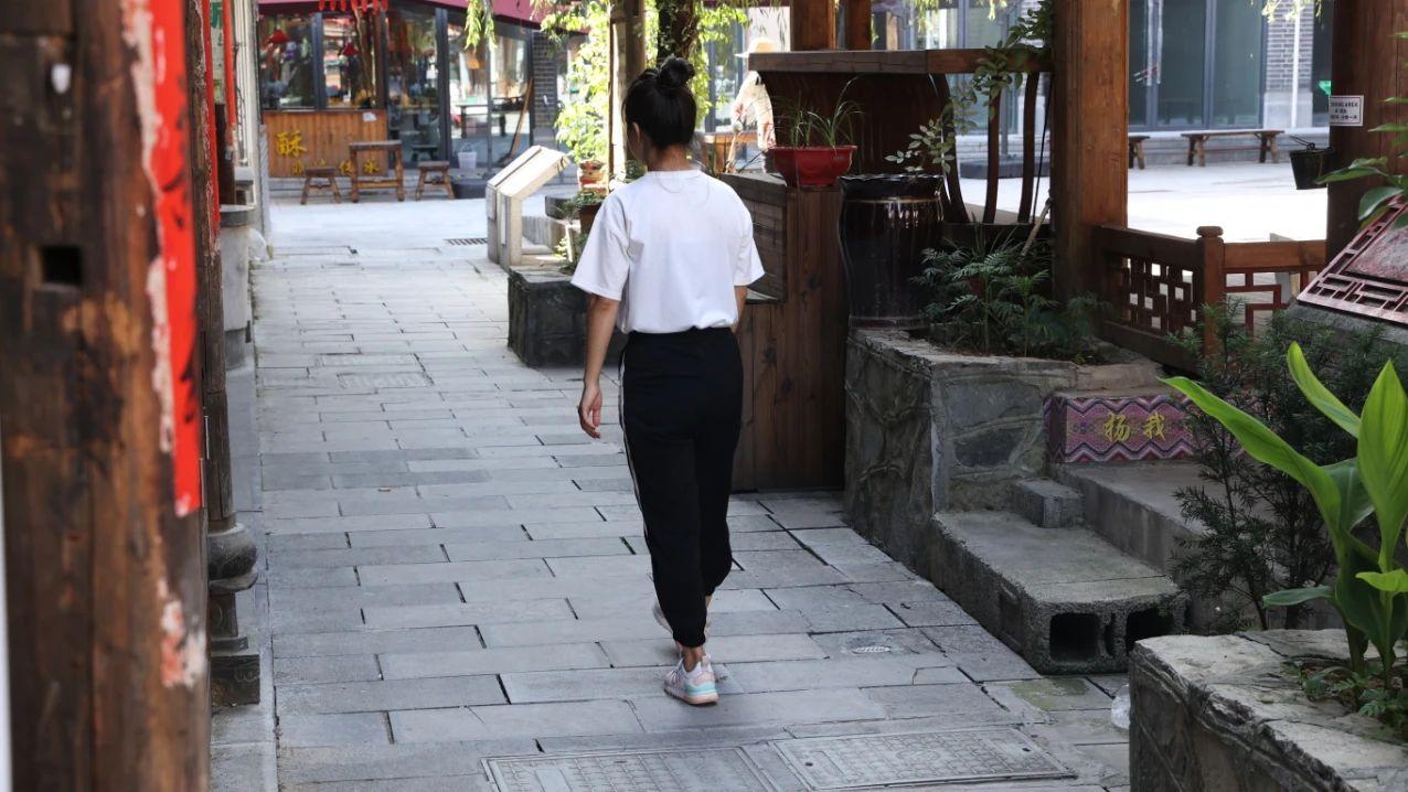 |久坐办公室，小心腰椎间盘突出症找上门，4个身体预警别再忽略