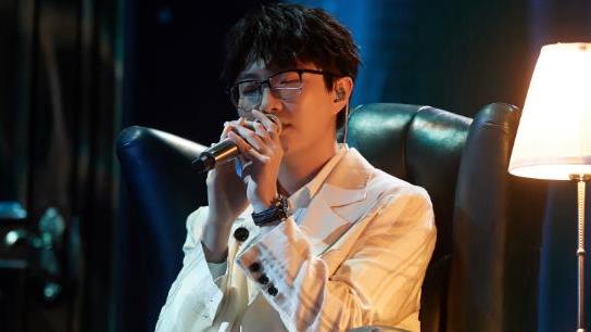 毛不易|毛不易“人歌合一”，李健诗意点评：孤独留给自己，好歌献给我们