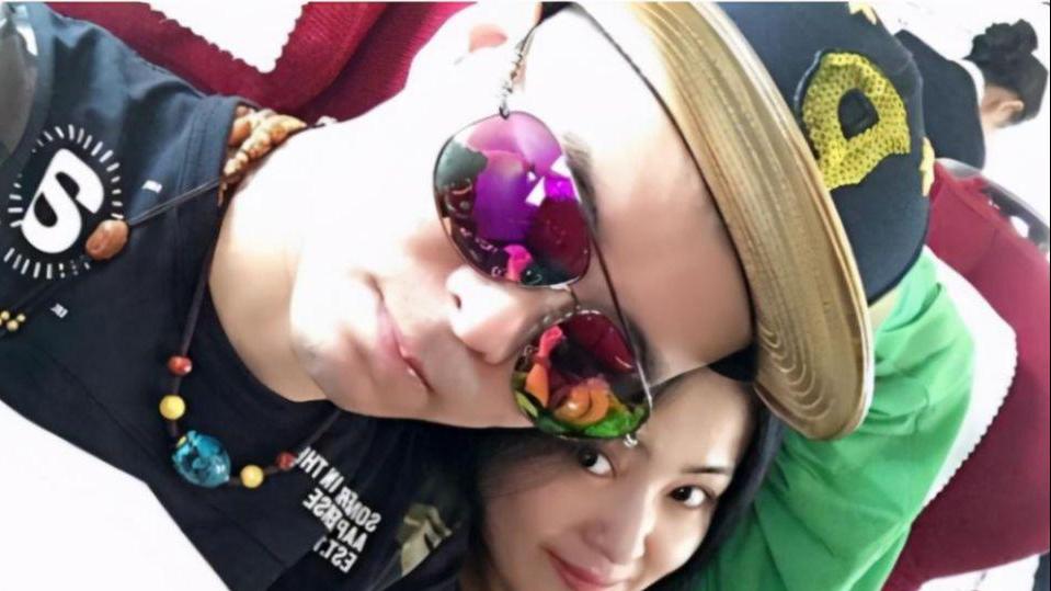 赵本山|王小虎直播力挺师父，称赵本山为再生父母