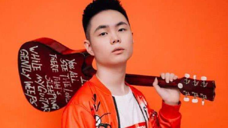 寂然|寂然拿下4国服后，却撞车“职业”吕布？打开ID一看：打扰了！