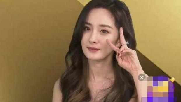 张碧晨|杨幂直播造型好美，黑色抹胸礼服太迷人，随手一截都好美