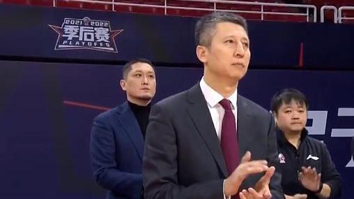 广州队|17中1和14次失误！广州队被吊打，郭士强难辞其咎，利夫独木难支
