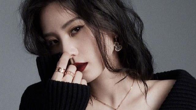 刘诗诗|差点没认出这是刘诗诗? 刚出炉的大片好绝 ?！直发配西装又酷又飒