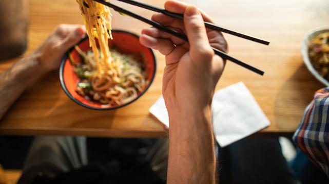 面条|经常吃粥、吃面条养胃吗？1种水堪称“养胃王”，建议每天坚持喝