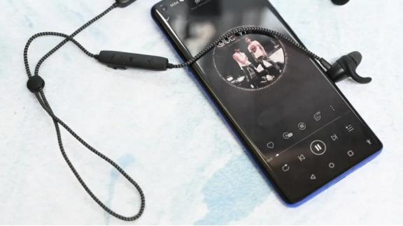 |如何将 HIK Z1S 蓝牙耳机连接到安卓手机