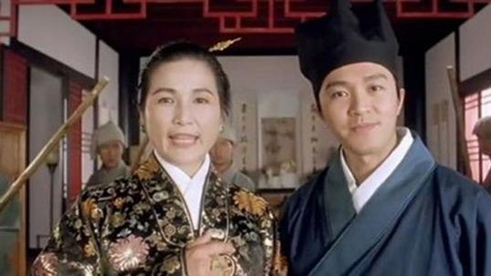 周星驰|周星驰被人瞧不起？郑佩佩接受采访，无意间透露过去信息