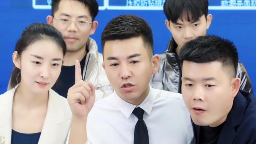 |网红舞帝利哥起诉徒弟小白龙，官司败诉，倒赔对方10万，宣布停播