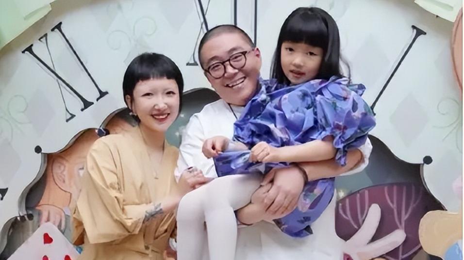 郝邵文|郝邵文已婚，女方二婚带7岁孩子，娱乐圈的这些人都娶了二婚妻子