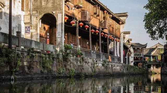 码头|浙江有座老城，因电影长津湖走红，它比成都悠闲比苏杭更舒适